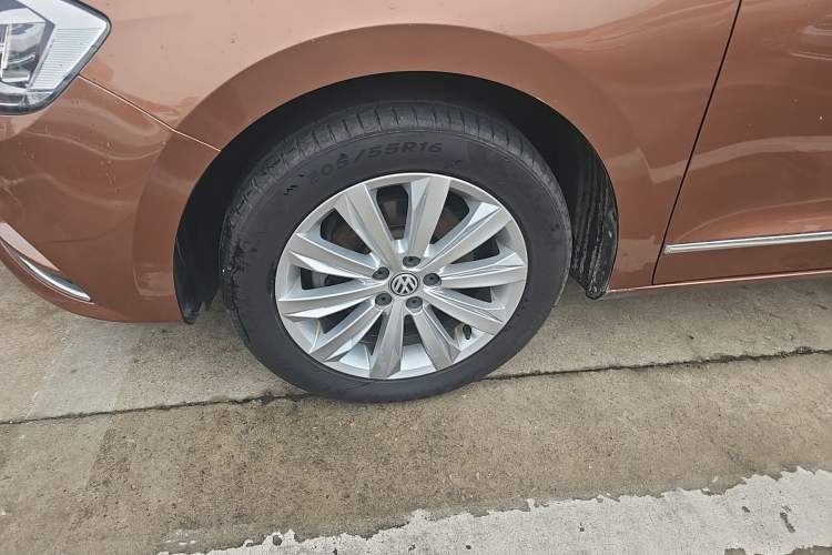 Used Volkswagen Bora 2018 1.5L Automatic Comfort Model Left Front Wheel Hub