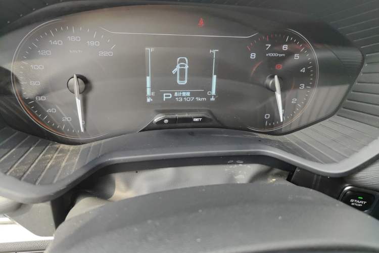 Used Wuling Jiachen 2022 1.5T CVT Smart Luxury Version Odometer Close Up