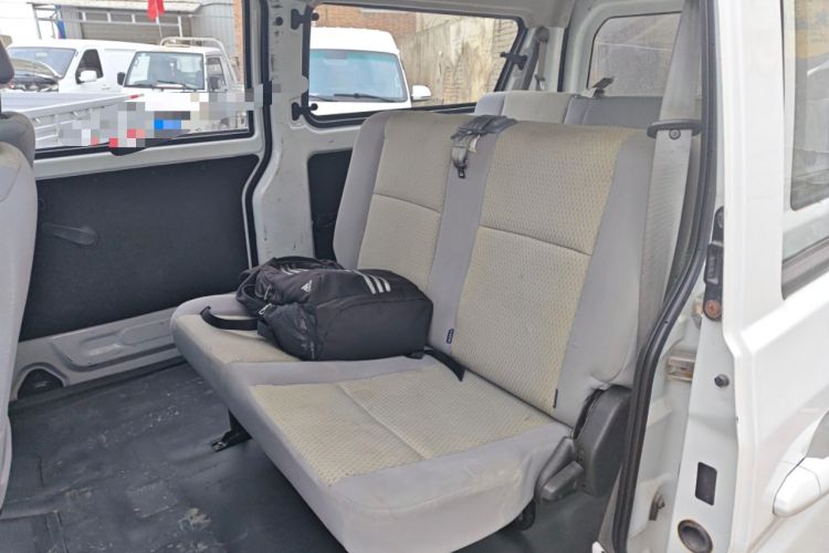 Used Jinbei Hiace X30 2023 1.5L Super-Comfortable Passenger Van 5/6/7-Seater Non-Air-Conditioned Version Model SWC15M
