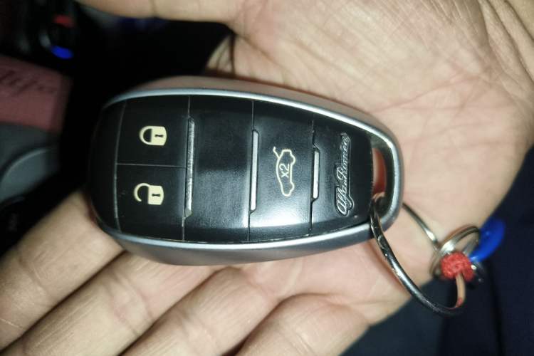 Used Alfa Romeo Giulia 2017 2.0T 200HP Luxury Edition
