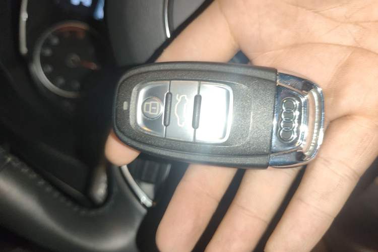 Used Audi Q5 2018 Collector's Edition 40 TFSI Technology Model