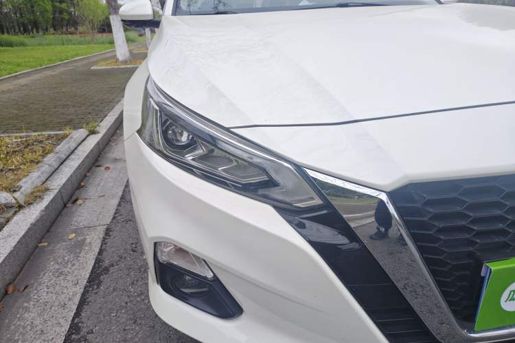 Used Nissan Teana 2020 Revised Version 2.0L XL Comfort Edition Right Front Headlight