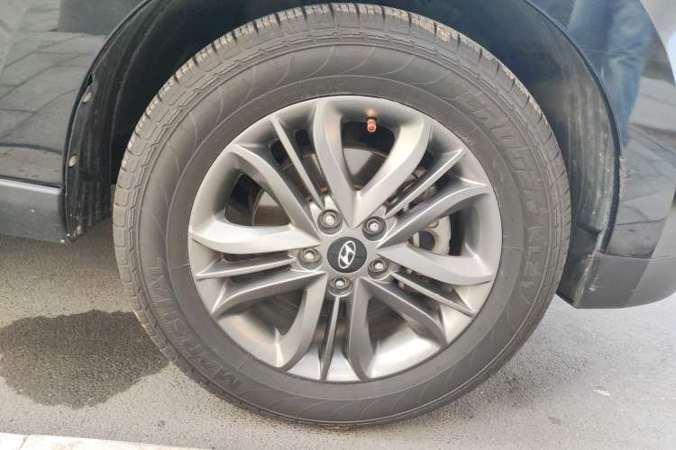 Used Hyundai ix35 2013 2.0L Automatic Two-Wheel Drive Leading GLX China IV Standard
