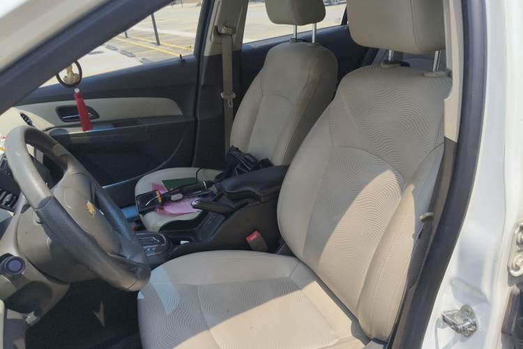 Used Chevrolet Cruze 2015 1.5L Classic SE AT Left Front Seat
