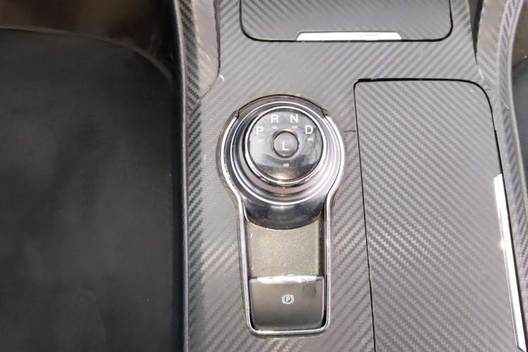 Used Ford Mondeo New Energy 2018 2.0 PHEV Smart-Controlled Fashion Edition China V Standard
