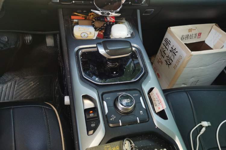 Used Geely Auto Haoyue 2022 1.8TD DCT Luxury 7-Seater Gear Lever