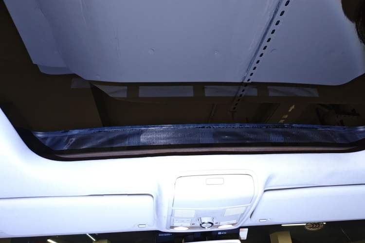 Used Volkswagen Tiguan 2012 2.0 TSI Automatic All-Wheel Drive Flagship Edition Headliner