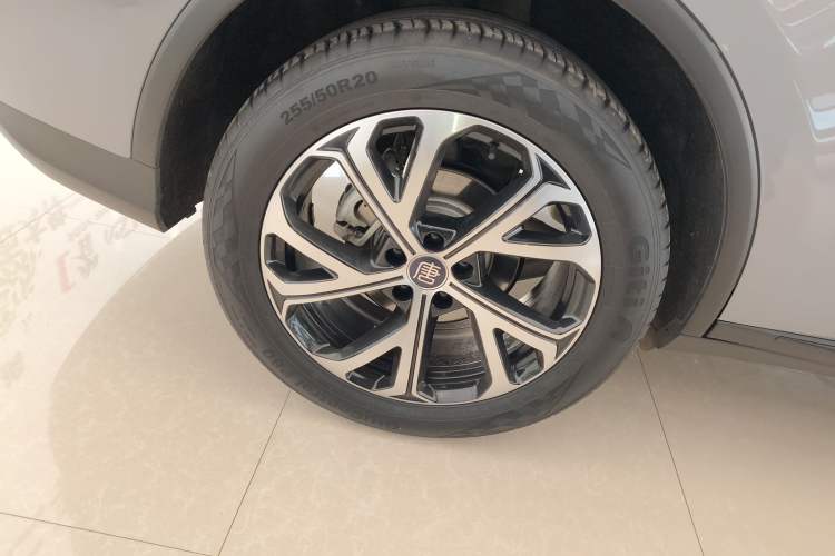 Used BYD Tang New Energy 2025 DM-i 115KM Cloud Ride Flagship Model Exterior 5