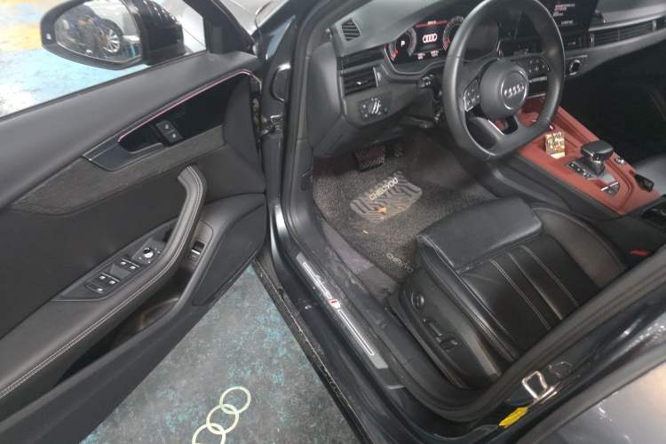 Used Audi A4L 2023 40 TFSI Luxury Dynamic Model