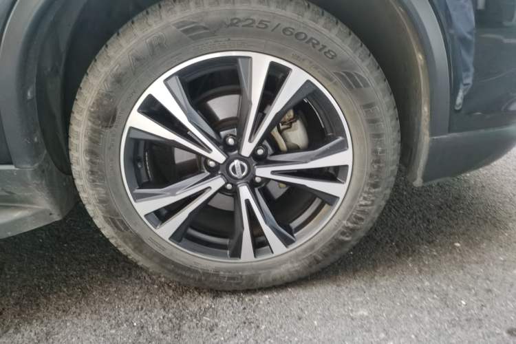 Used Nissan X-Trail 2017 2.5L CVT Leading Edition 4WD
