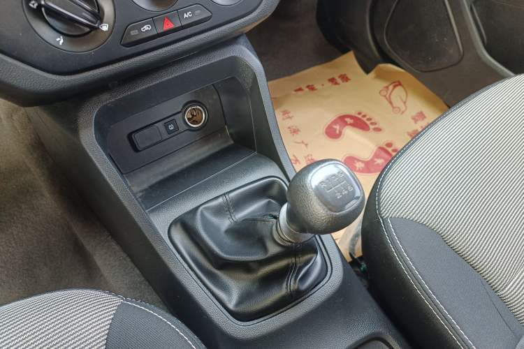 Used Wuling Hongguang 2021 1.5L Revised S Base Version with Electric Power Steering LAR
