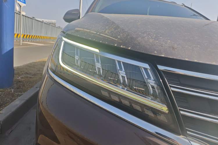 Used Roewe RX5 2019 20T Two-Wheel Drive Automatic 4G Connected Platinum Edition