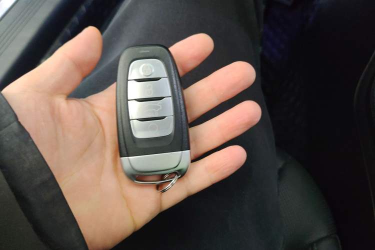 Used Hongqi H5 2022 Classic Model 1.8T Automatic Smart Connect Flagship Edition
