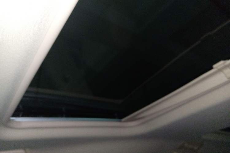 Used Buick GL8 2023 Land Executive Class Deluxe Model