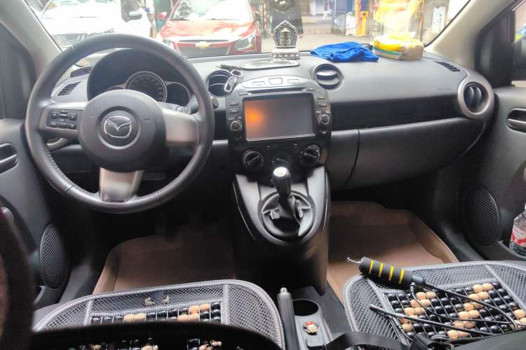 Used Mazda 2 2011 XuanDong 1.5L Manual Fashion Edition
