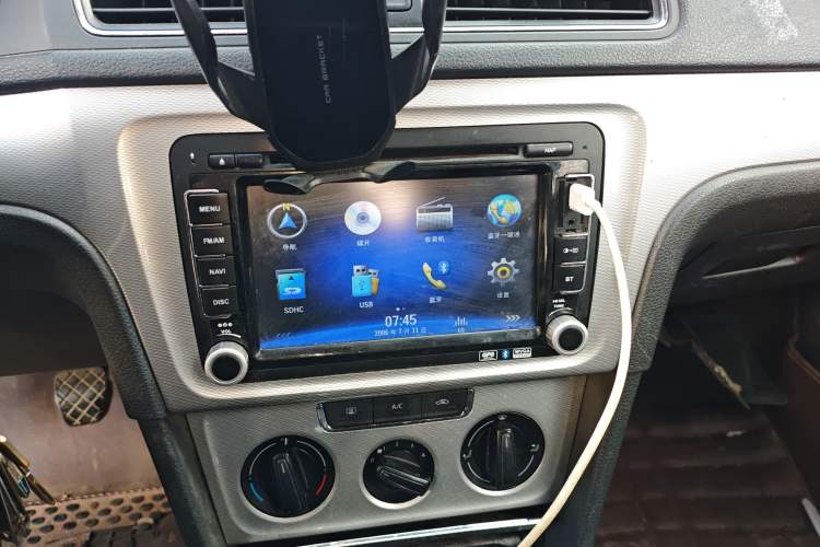 Used Volkswagen Gran Lavida 2013 1.6L Manual Comfort Model