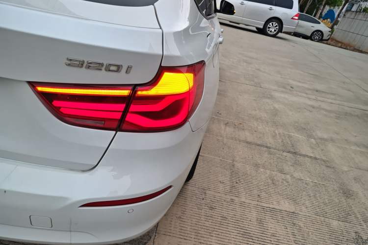 Used BMW 3 Series GT 2017 320i Sport Edition
