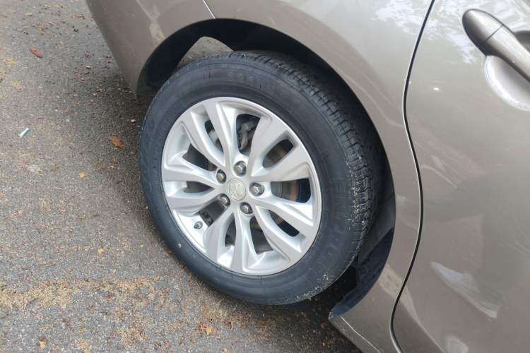 Used Buick GT 2021 Exemplar 1.5L Automatic Elite Version Right Rear Wheel Hub