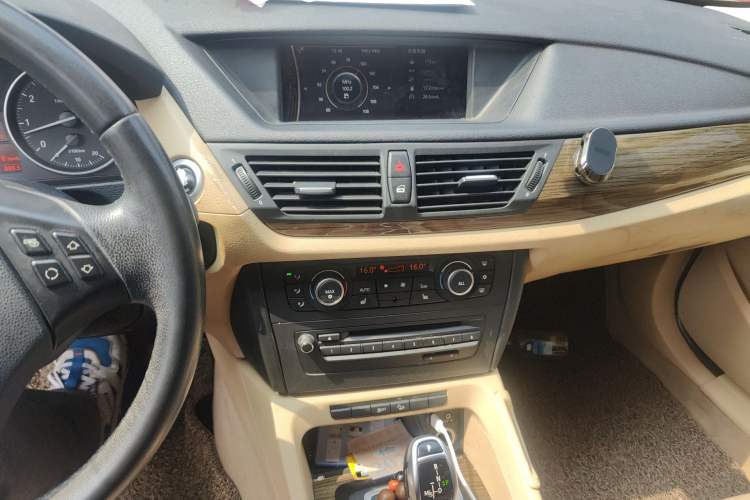 Used BMW X1 2012 xDrive20i Luxury Model