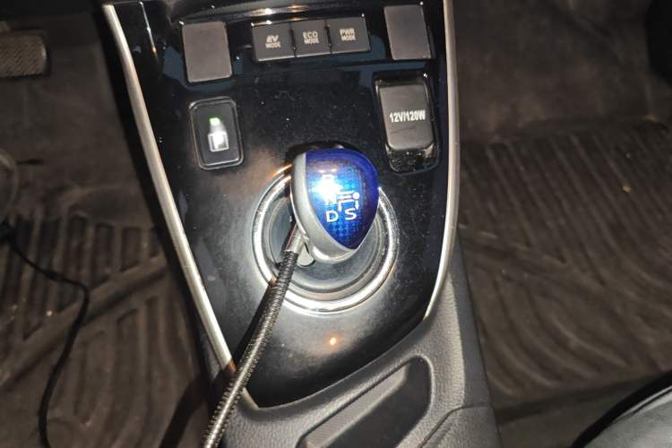 Used Toyota Levin 2016 Dual-Engine 1.8H GS E-CVT Elite Model with Sunroof Gear Lever