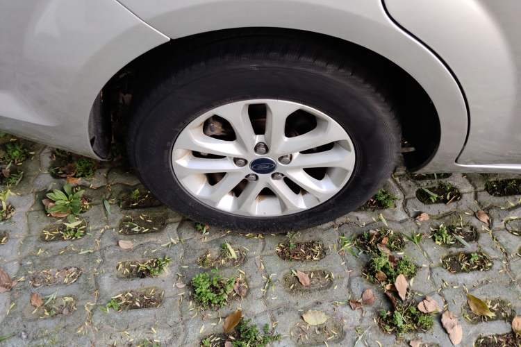 Used Ford Focus 2013 Sedan Classic 1.8L Automatic Base Model