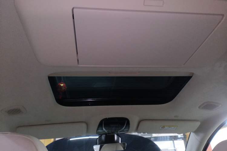 Used VOYAH Dream 2025 PHEV Four-Wheel-Drive Flagship Kunpeng Edition Headliner