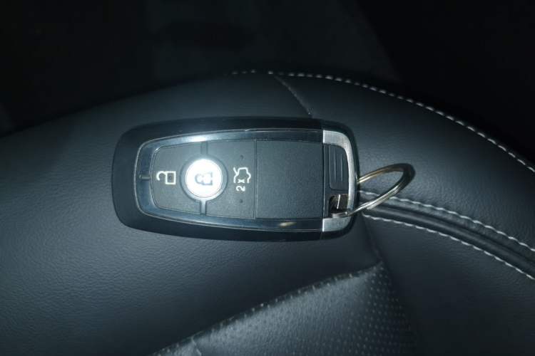 Used Ford Mondeo 2025 2.0T EcoBoost Luxury Version Vehicle Key