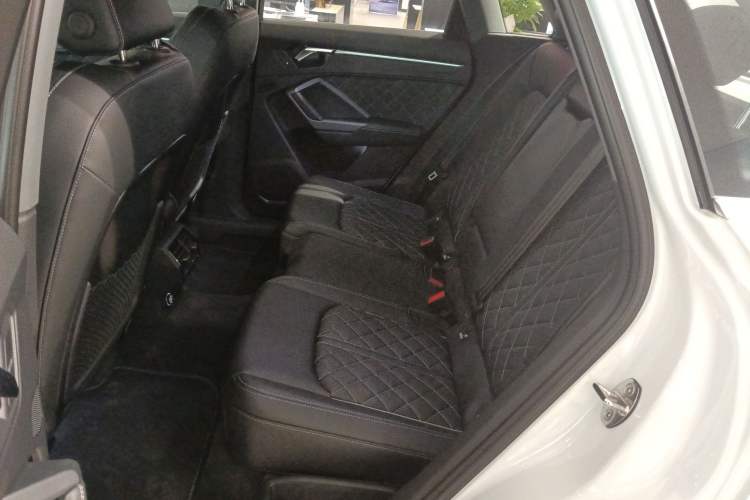 Used Audi Q3 2024 40 TFSI Fashion Dynamic Model
