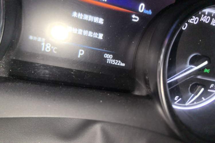 Used Toyota Camry 2018 2.5G Luxury Edition Odometer Close Up