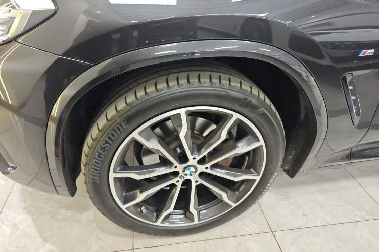 Used BMW X3 2022 xDrive30i Luxury Model M Night Sky Package Left Front Wheel Hub