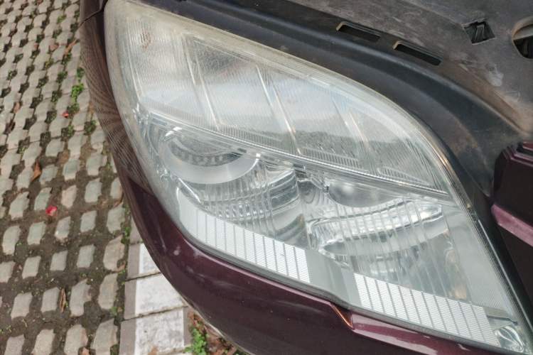 Used Mercedes-Benz GLK-Class 2011 GLK 300 4MATIC Fashion Model Right Front Headlight
