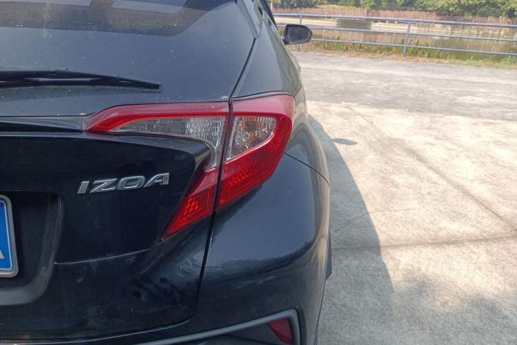 Used Toyota IZOA 2018 2.0L Yichi Version China VI Standard
