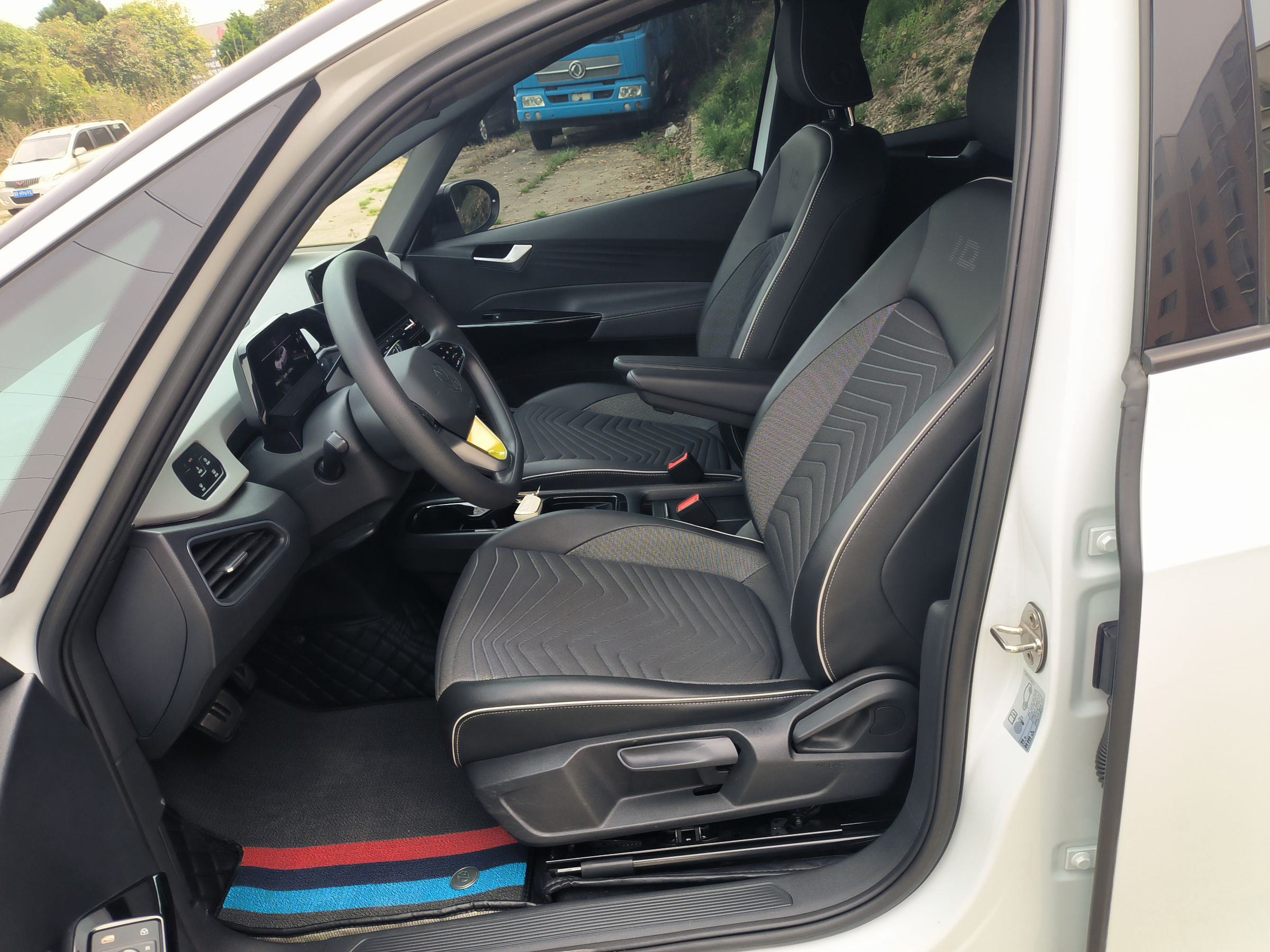 Переднее сиденье в автомобиле