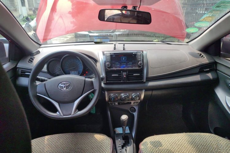 Used Toyota YARiS L Zhi Xuan 2015 1.5E Automatic Charm Edition Center Console