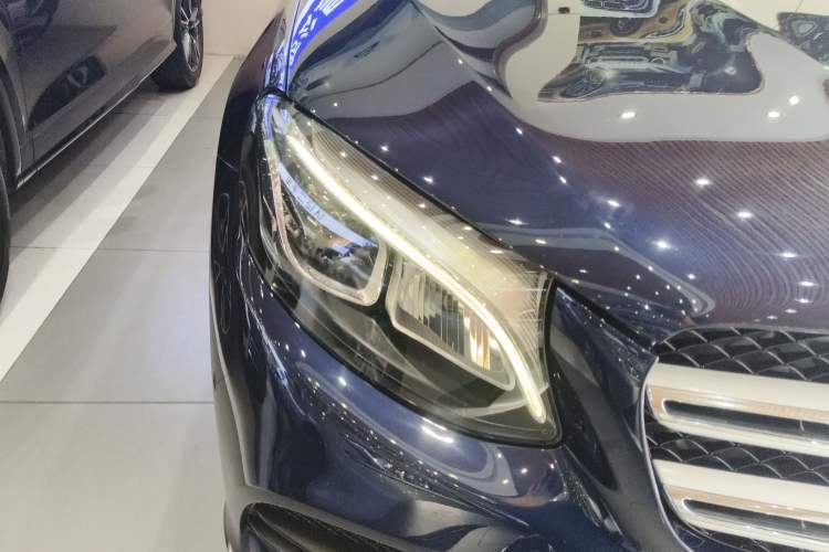 Used Mercedes-Benz GLC 2017 GLC 260 4MATIC Luxury Model Right Front Headlight