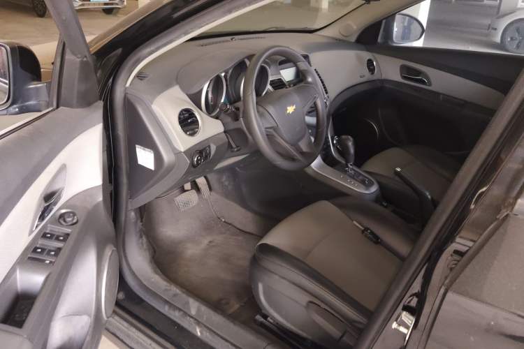 Used Chevrolet Cruze 2013 1.8L SE AT
