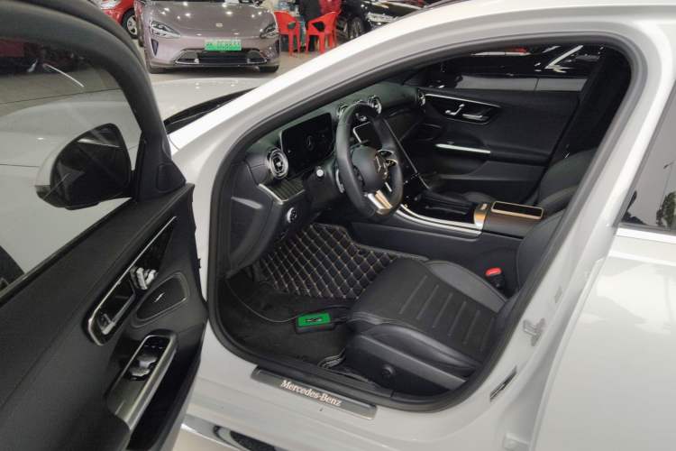 Used Mercedes-Benz C-Class 2024 Restyled C 260 L Sport Edition Driver Seat