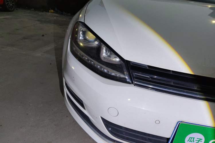 Used Volkswagen Golf 2017 1.6L Automatic Comfort Million-Vehicle Anniversary Edition
