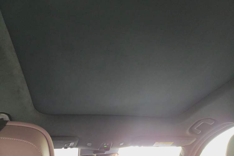 Used Nio ES7 2022 75 kWh Headliner