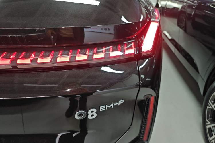 Used Lynk & Co 08 EM-P 2023 245km Ultra-Long Range Halo Right Rear Taillight