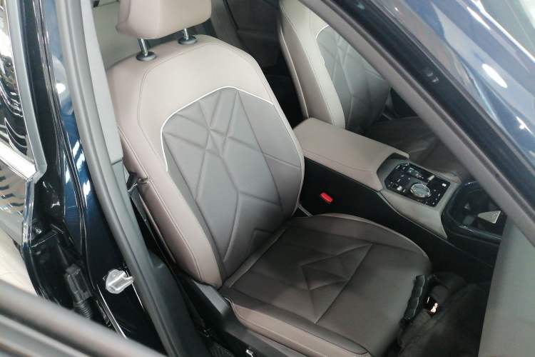 Used BMW X3 2025 xDrive25L Luxury Package
