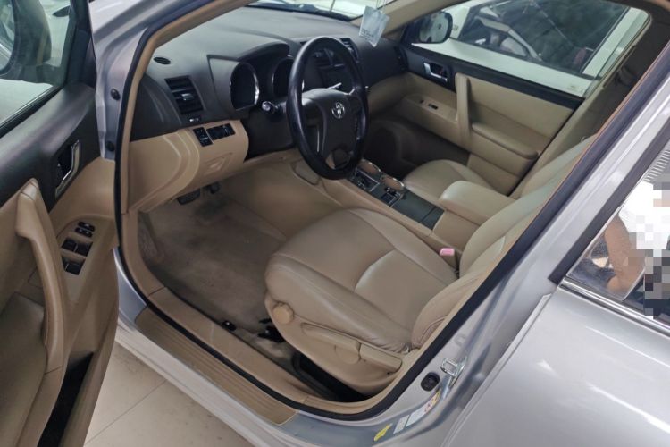 Used Toyota Highlander 2011 2.7L Two-Wheel Drive 5-Seater Elite Edition Driver Seat