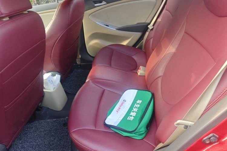 Used Hyundai Verna (older generation) 2010 Sedan 1.4L Manual Comfort GS Left Rear Seat