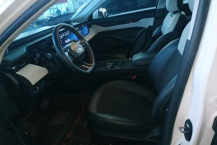 Used Ford EVOS 2022 EcoBoost 245 Style Edition Left Front Seat