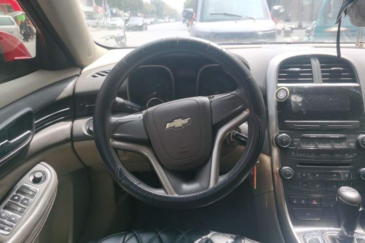 Used Chevrolet Malibu 2013 2.0L Automatic Comfort Edition Steering Wheel
