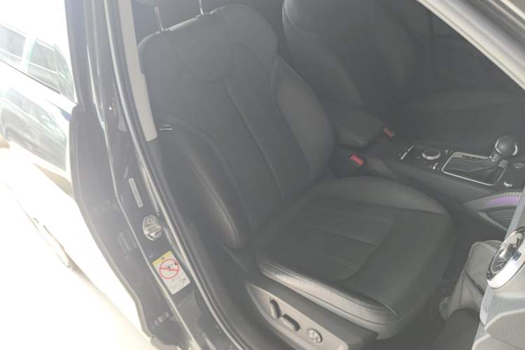 Used Audi Q2L 2022 35 TFSI Fashionable and Elegant Model
