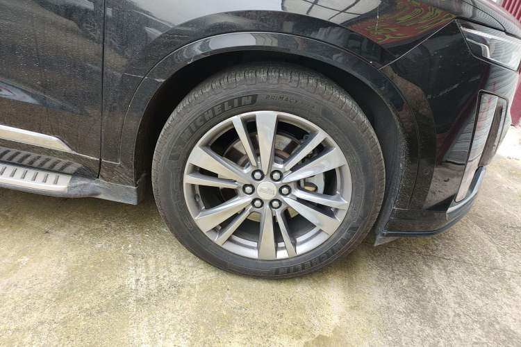 Used Cadillac XT6 2020 28T Six-Seater Luxury Version Right Front Wheel Hub