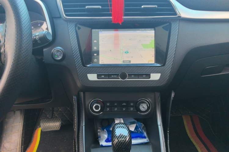 Used MG ZS 2017 1.5L Automatic Luxury Internet Edition Audio And AC Panel