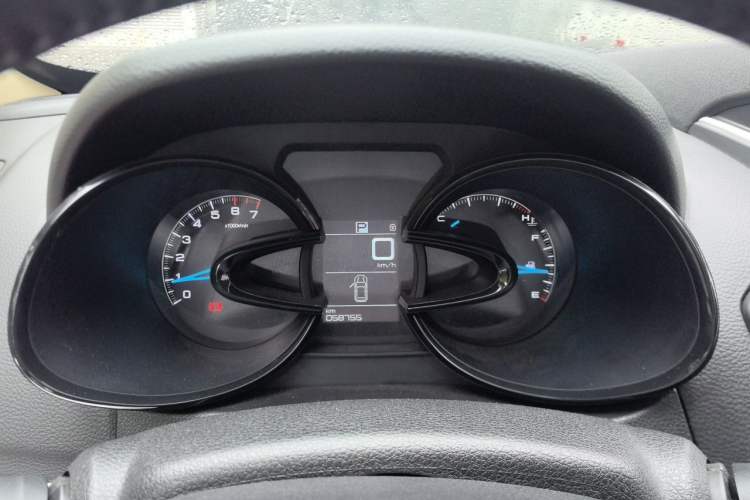 Used Dongfeng Aeolus AX7 2015 2.0L Automatic Zhiyi Trim
