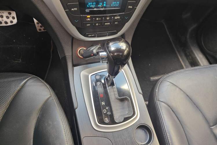 Used GAC Trumpchi GS5 2012 2.0L Automatic Two-Wheel Drive Anniversary Edition Gear Lever